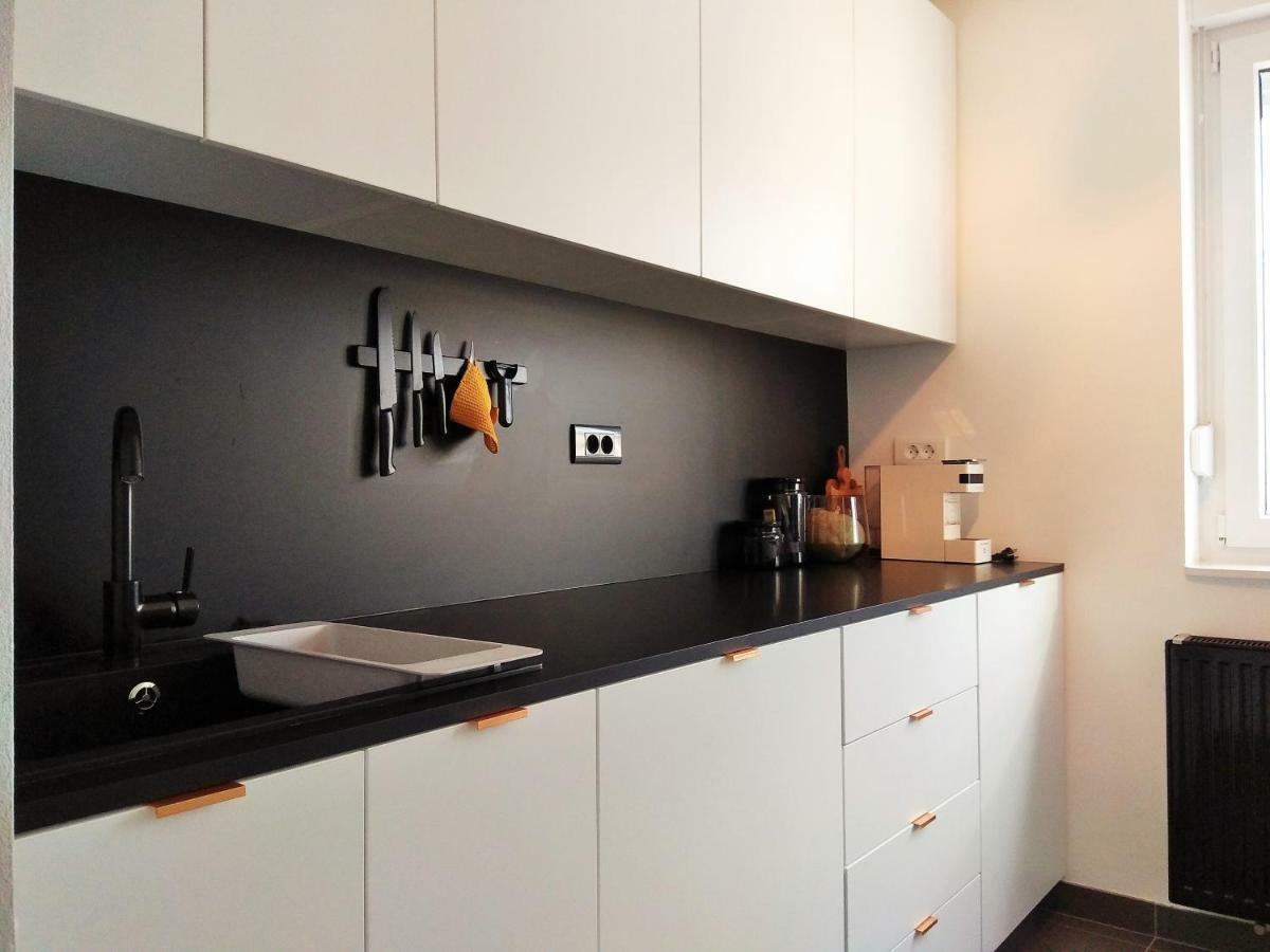 Poet'S Street Apartment ซาเกร็บ ภายนอก รูปภาพ