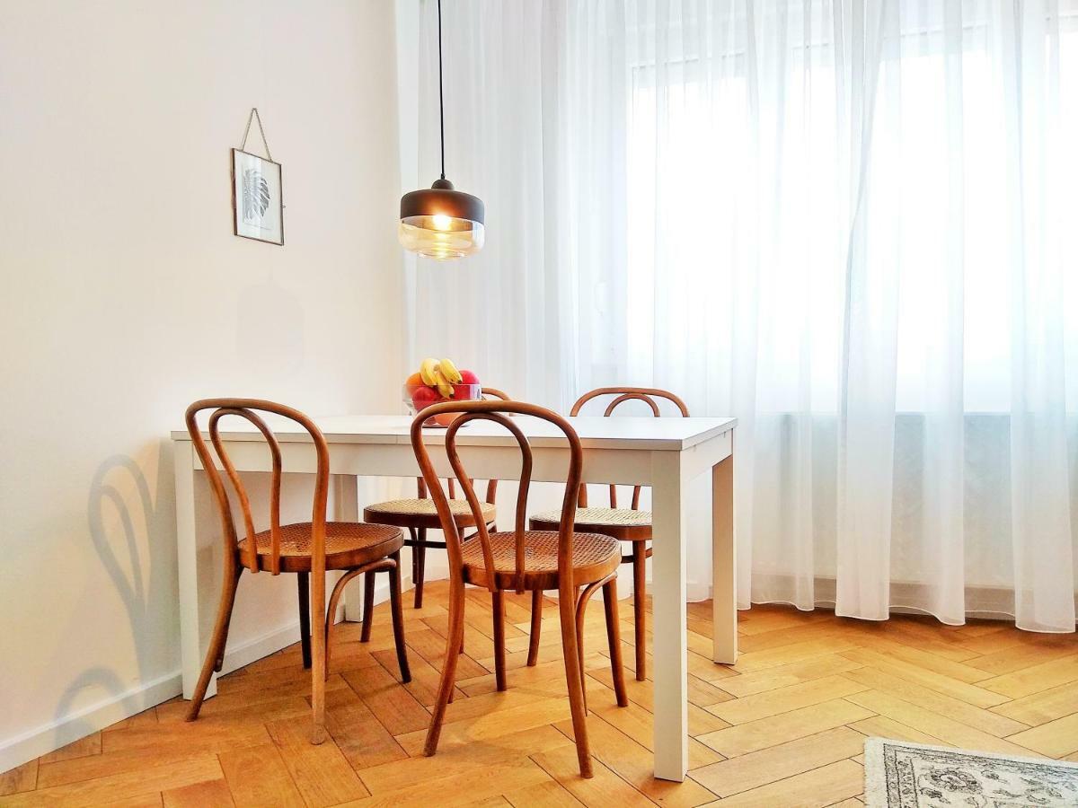 Poet'S Street Apartment ซาเกร็บ ภายนอก รูปภาพ